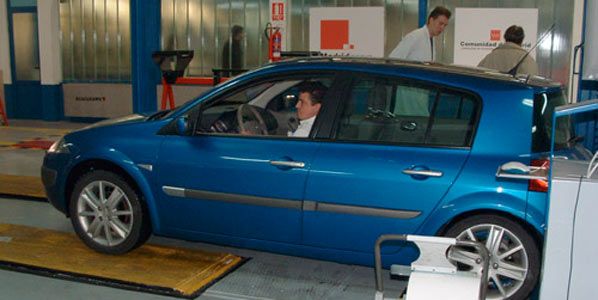 La revisión del coche cuesta unos 122 euros