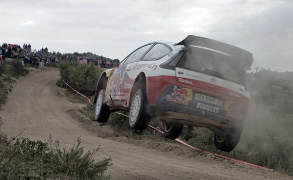Loeb arrolla en la segunda etapa Loeb arrolla en la segunda etapa