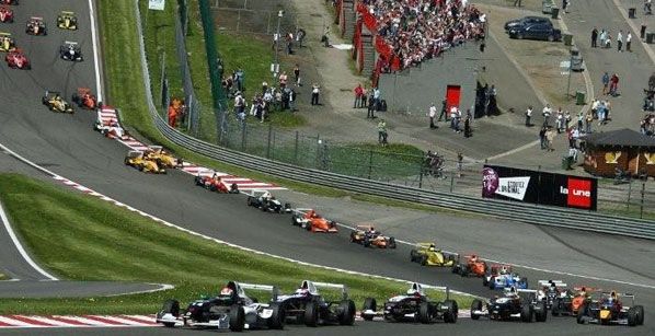 Tras los pasos de Kubica Tras los pasos de Kubica