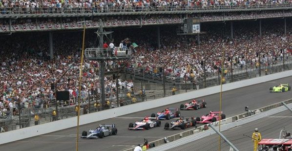 Serviá abandona, Castroneves vence Serviá abandona, Castroneves vence