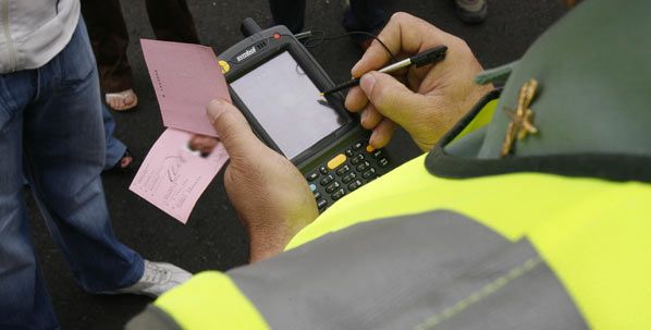 Detenido por asumir las multas de amigos y conocidos Detenido por asumir las multas de amigos y conocidos