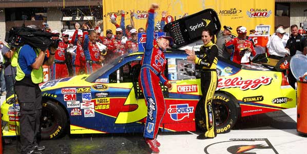 Mark Martin gana con menor consumo Mark Martin gana con menor consumo