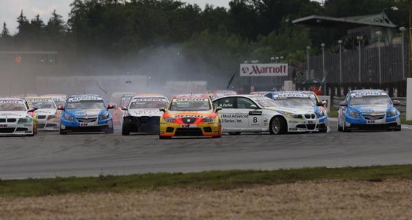 WTCC: Hernández gana en Brno WTCC: Hernández gana en Brno