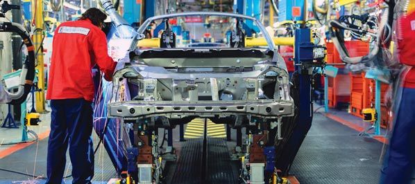 Cae el déficit comercial del automóvil