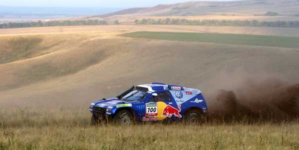 Al Attiyah mantiene la ventaja con Sainz Al Attiyah mantiene la ventaja con Sainz
