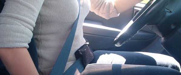 Para conducir, mejor quitarse el abrigo