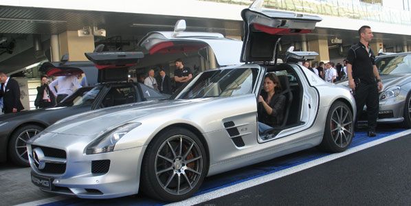 Rodamos con el Mercedes SLS AMG, en Abu Dhabi