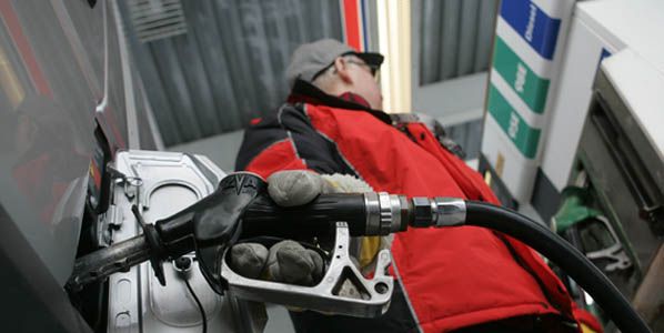 ¿De qué depende el precio del combustible?