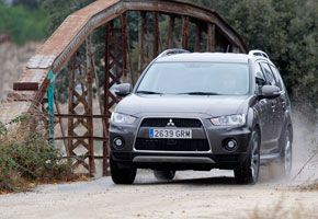 Mitsubishi Outlander 2.2 DI-D TC-SST