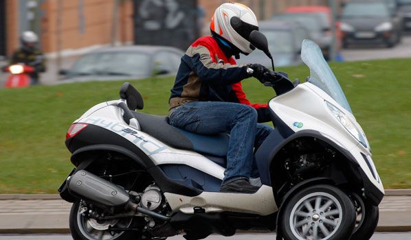 Piaggio MP3 Hybrid  