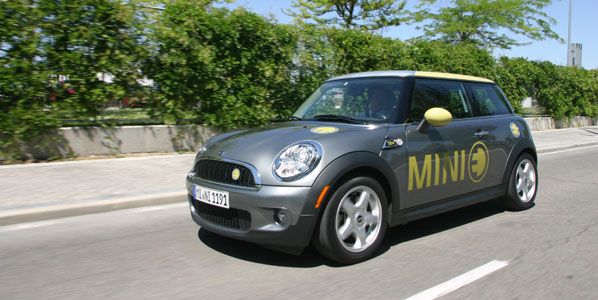A bordo del Mini E eléctrico