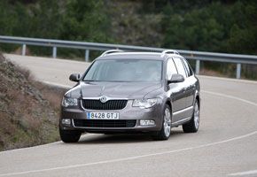 Skoda Superb Combi 2.0 TDI 