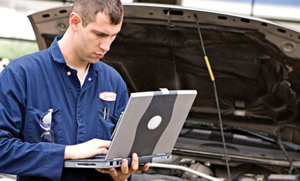 Reparar un coche, entre 1.200 y 1.500 € Reparar un coche, entre 1.200 y 1.500 €