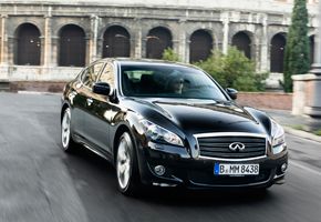 Infiniti M