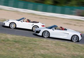 Audi R8 5.2 FSi Spyder vs Porsche 911 Turbo Cabrio  
