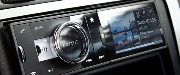 Parrot: nueva radio GPS con aplicaciones e Internet