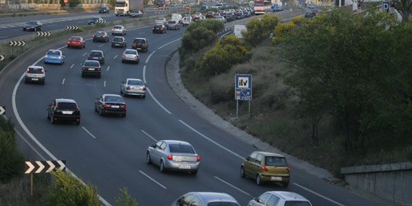 Las ventas de coches siguen en caída libre