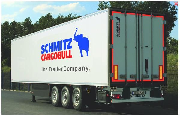 Schmitz Cargobull pone las cintas reflectantes