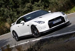 Nissan GT-R 