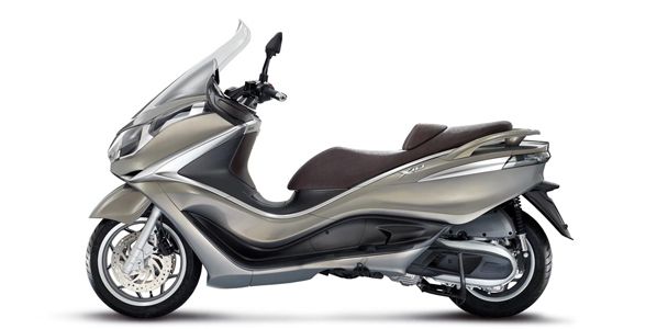 Piaggio X10 500