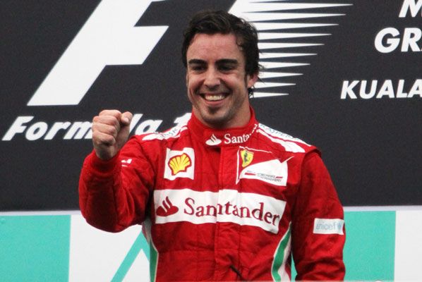 Alonso reina en Sepang y es líder del Mundial Alonso reina en Sepang y es líder del Mundial