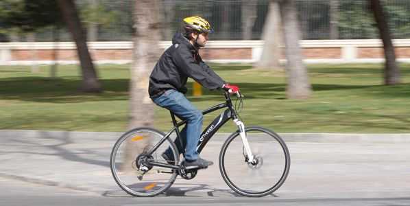 Andalucía se opone a uso obligatorio casco ciclista en la ciudad