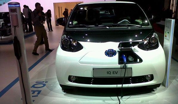 Toyota iQ EV, el pequeño urbano japonés ahora es eléctrico Toyota iQ EV, el pequeño urbano japonés ahora es eléctrico
