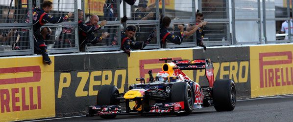 Vettel arrasa en Suzuka y se pone a tiro de Alonso Vettel arrasa en Suzuka y se pone a tiro de Alonso