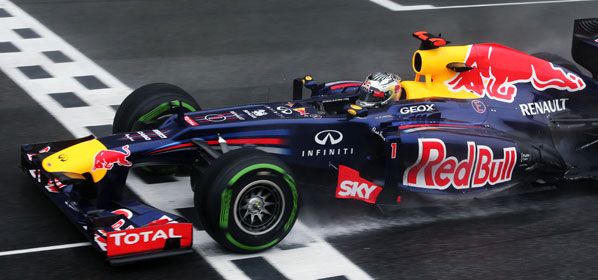 Vettel, tricampeón del mundo en una carrera para la historia