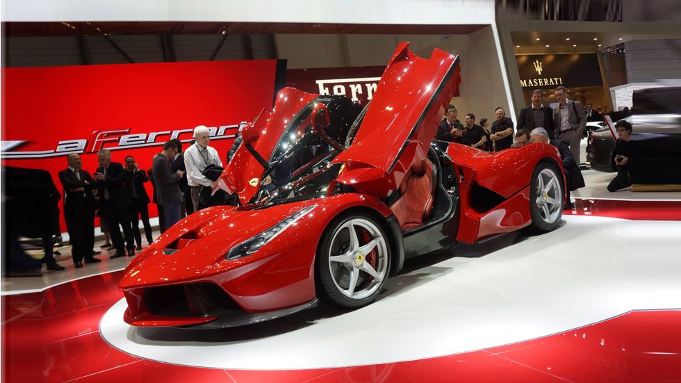 Ferrari LaFerrari, un brutal deportivo híbrido de 963 CV