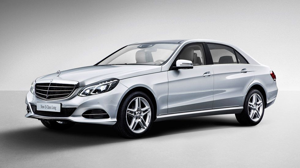 Mercedes Clase E de batalla larga, lujo espacioso