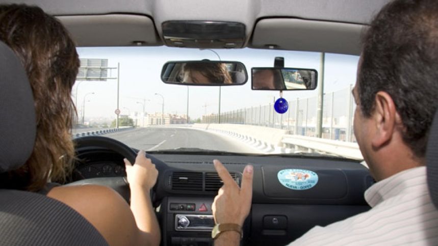 La DGT podría subir la edad mínima para conducir