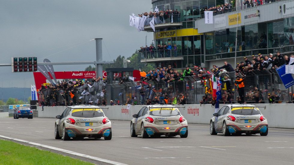 Triplete del Peugeot 208 GTI en las 24 Horas de Nürburgring