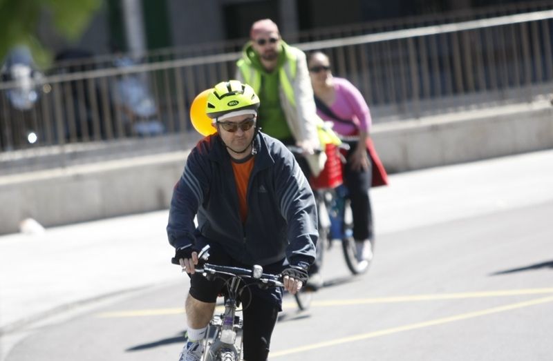 La DGT sigue apostando por el casco obligatorio para los ciclistas