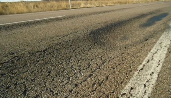 Carretera en mal estado, consumo superior del coche Carretera en mal estado, consumo superior del coche
