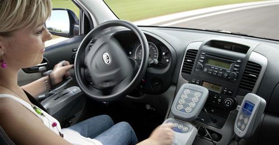 Joystick en vez de volante para personas con movilidad reducida