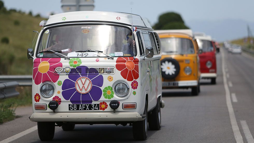 10º concentración de Furgovolkswagen: flower Power, hippy, deportista... todo en una