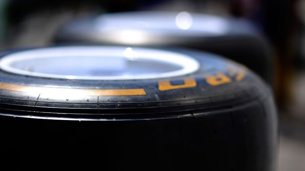 Los pilotos arremeten contra Pirelli tras Silverstone