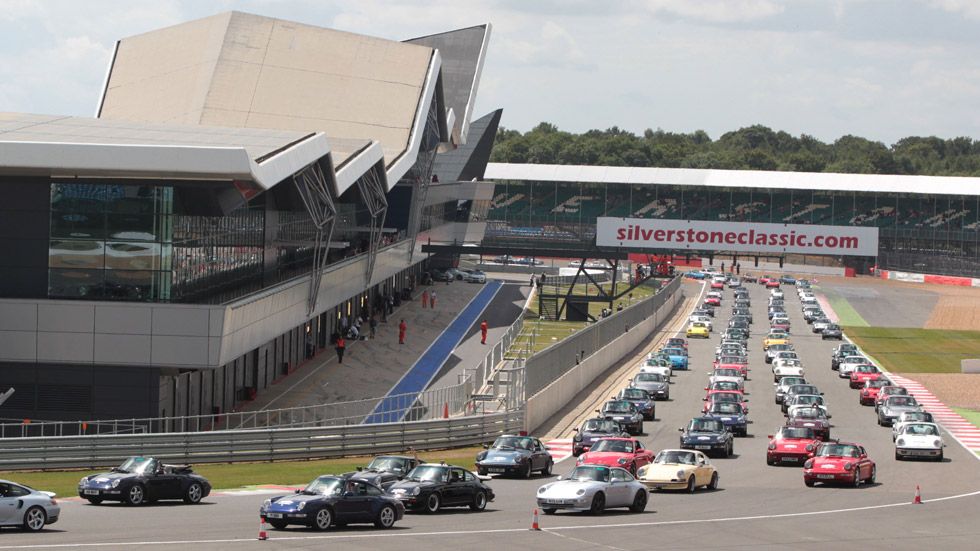Récord mundial: 1.208 unidades de Porsche 911 en Silverstone