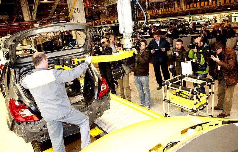Opel contratará a 350 nuevos ingenieros