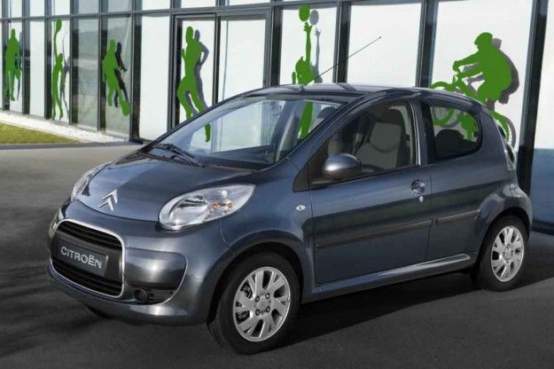 Los utilitarios y los compactos tiran del mercado automovilístico