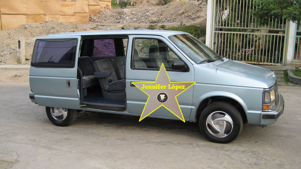 El primer coche de los famosos: Jennifer López (Plymouth Voyager)
