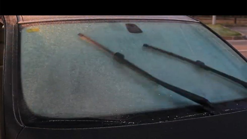 Cómo quitar el hielo del parabrisas, trucos sencillos