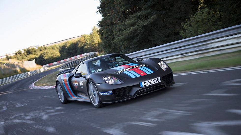 Video: El Porsche 918 Spyder vuela en Nürburgring