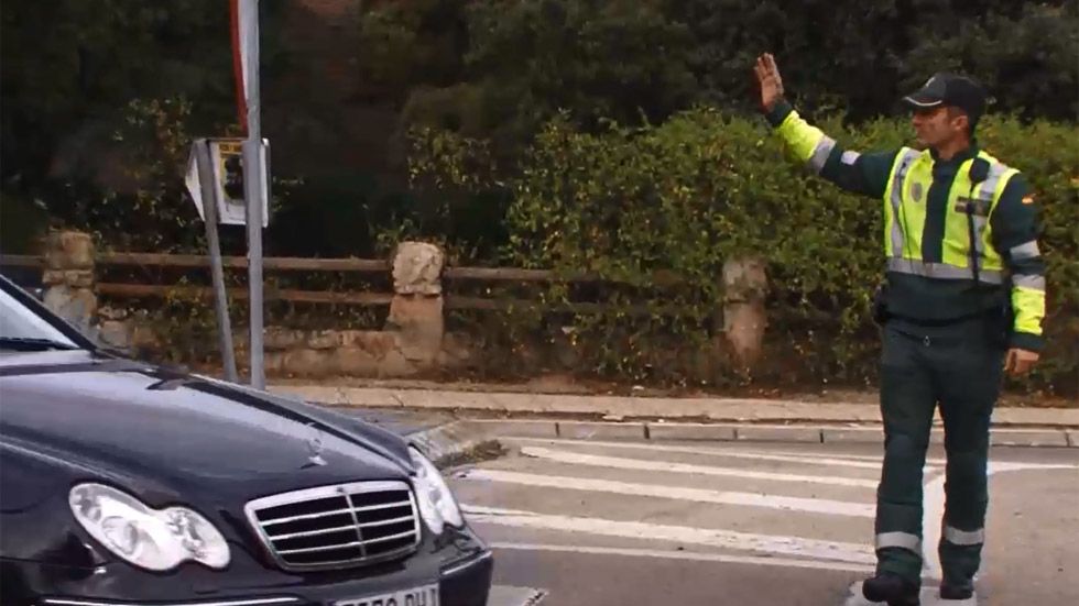 Así nos va a cazar la DGT en las secundarias. Vídeo