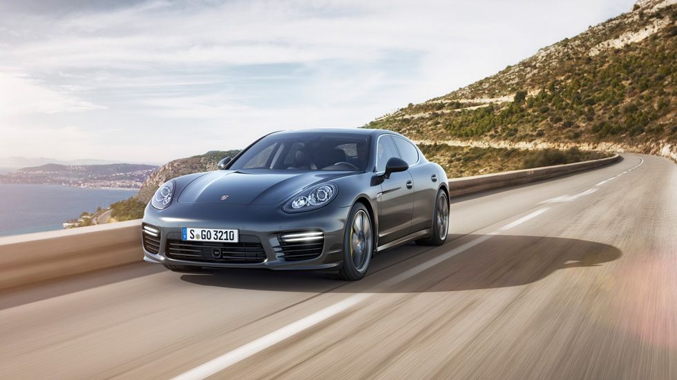 Porsche Panamera Turbo S, misil con traje de etiqueta