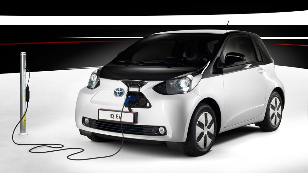Contacto: Toyota iQ EV, chispa eléctrica para la ciudad