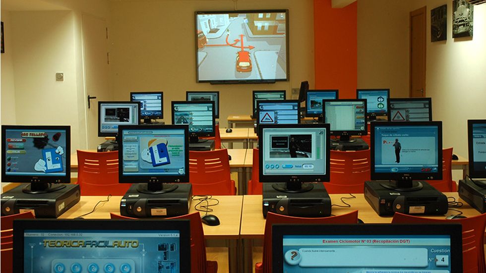 ¿Enseñar a conducir en los institutos?