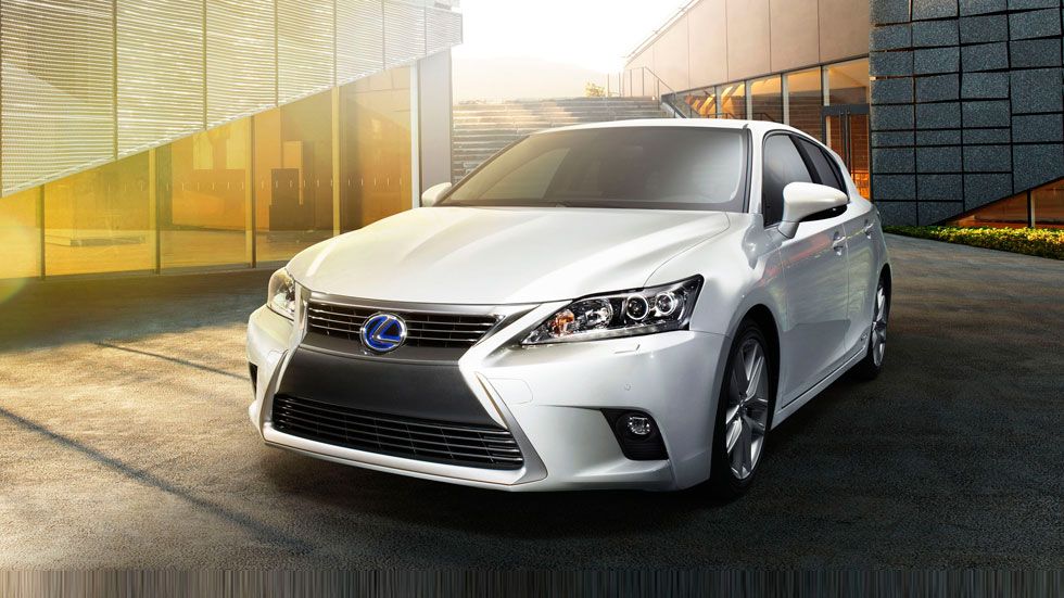 Nuevo Lexus CT 200h, híbrido con traje deportivo