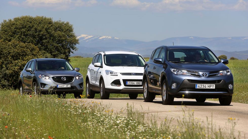 Comparativa: Ford Kuga 2.0 TDCI vs Mazda CX-5 2.2D y Toyota RAV4 120D